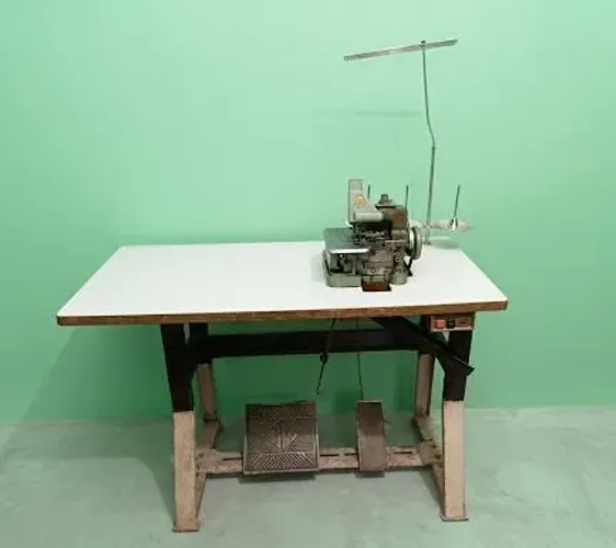 MÁQUINA DE COSTURA OVERLOCK SEMI INDUSTRIAL CHINESINHA