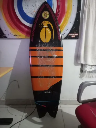 Prancha de surf Arenque  fish tail ,  5' 8"  ,bi quilhas Future 