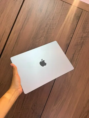 MacBook Pro 14" M1 Pro (2021) - 16GB RAM | 512GB SSD | 213 Ciclos