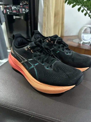 Asics Kayano 31 (675 reais)