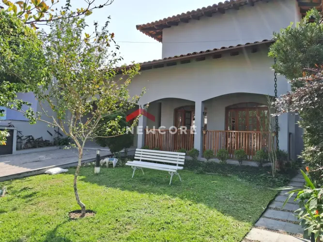 Casa de condomínio em Avenida Anchieta - Maitinga - Bertioga/SP