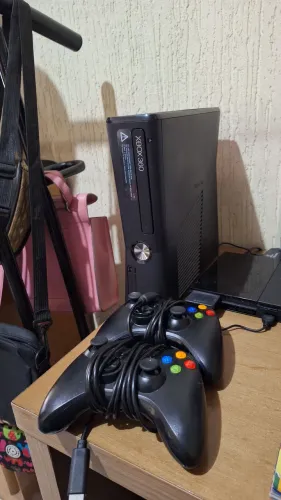 Xbox 360 Kinect + Kit Guitar hero com bateria e guitarra