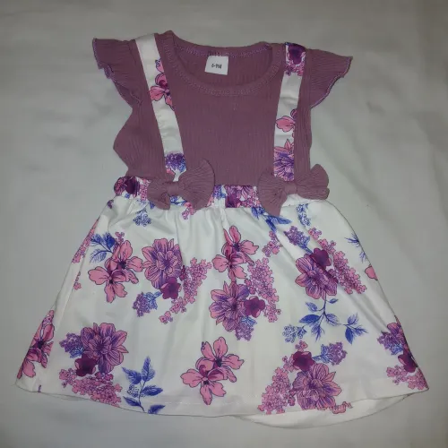 Vestido tipo jardineira 9/12 meses