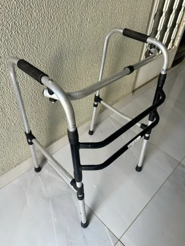 Andador de Alumínio - Fixo Articulado Dobrável
