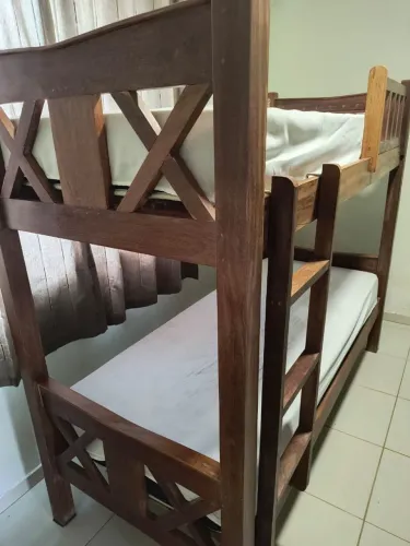 Vendo beliche com colchão são dois beliche totalizando 4camas 