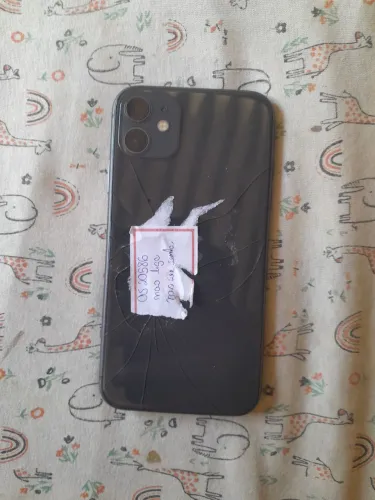 iphone 11 pra retirada de peças câmera e bateria tá nova 
