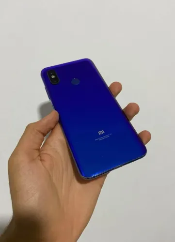 Celular Xiaomi mi8 bem conservado