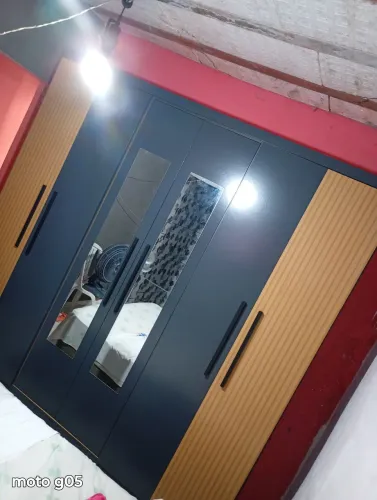 Vendo guarda roupa casal 6 portas