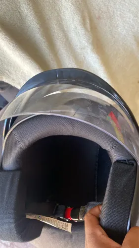 Capacete de moto.