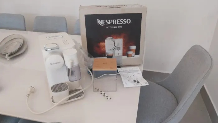 Cafeteira Nespresso New Lattissima One Branca para Café Espresso Automática