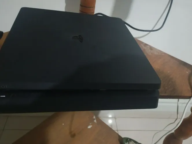 PS4 em ótimo estado