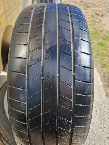 PNEUS 235/55 R18