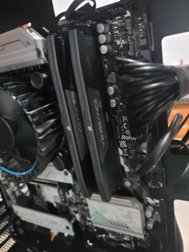 Memoria ram 32gb ddr5 Corsair Vengance impecável