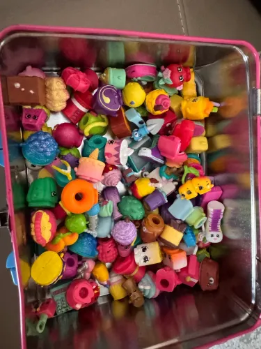Caixa metalica de shopkins