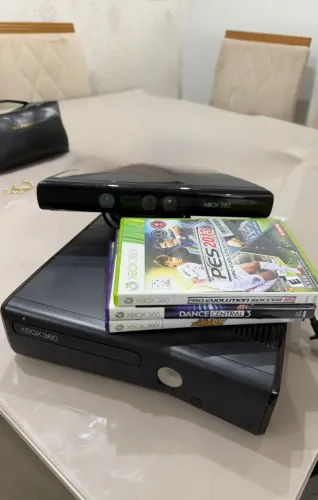 Xbox 360 Slim + Kinect - ORIGINAL - UNICO DONO - QUASE NÃO USADO