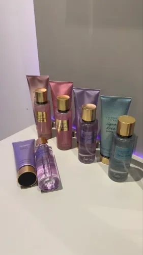BODY SPLASH + CREME VICTORIA SECRET