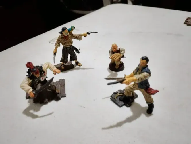 Lote Piratas do Caribe Disney Store e Zizzle - Bonecos Colecionáveis Raros