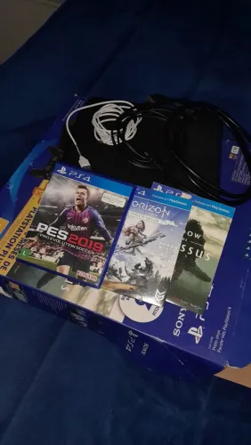 PS4 Slim 1TB PlayStation 4 - Excelente Estado