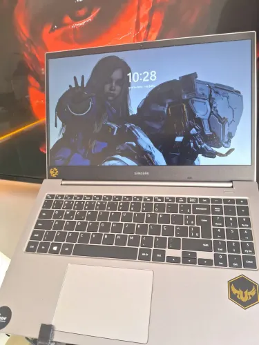 Notebook sansung i3 décima primeira ssd 250 (teclado ruim)