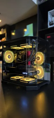 PC Gamer Ryzen 7 5700x e RX 9060XT 16GB