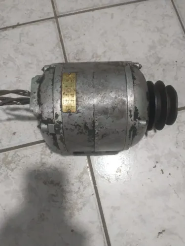Motor trifásico 1,5 CV