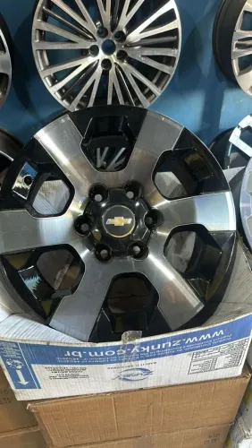 Jogo de rodas S10 aro 17 usada