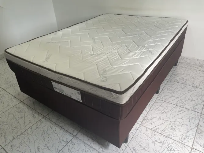 Colchão e base da cama