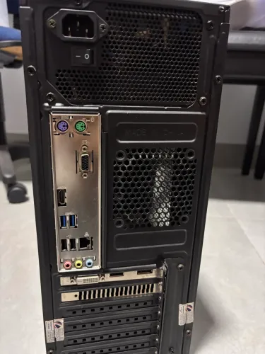 VENDE-SE GABINETE COMPLETO