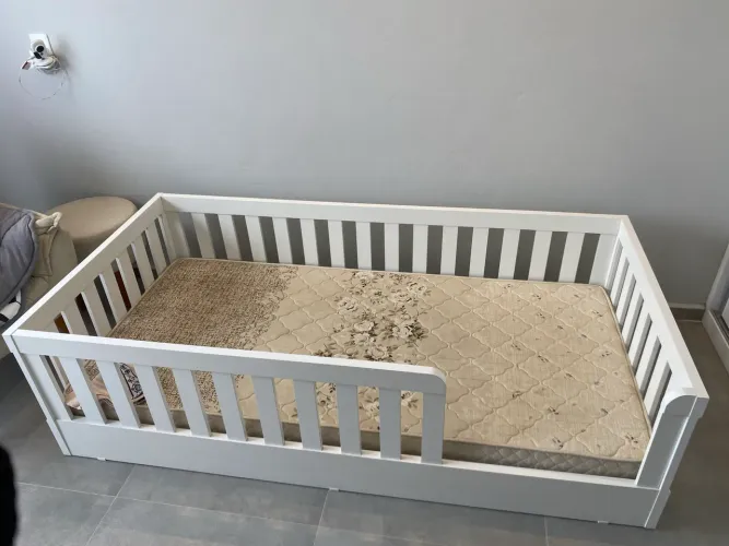 Cama montessoriana