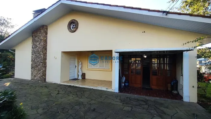 CASA DE TRÊS DORMITÓRIOS NO SÃO LUIZ