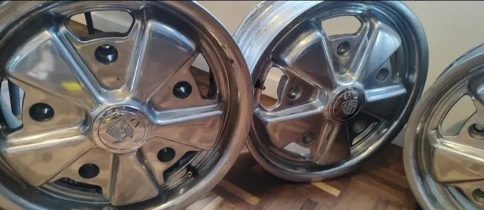 Rodas Fuchs Aro 15 Tala 4,5 e 6,5 Polida / 5 Furos (5x205)