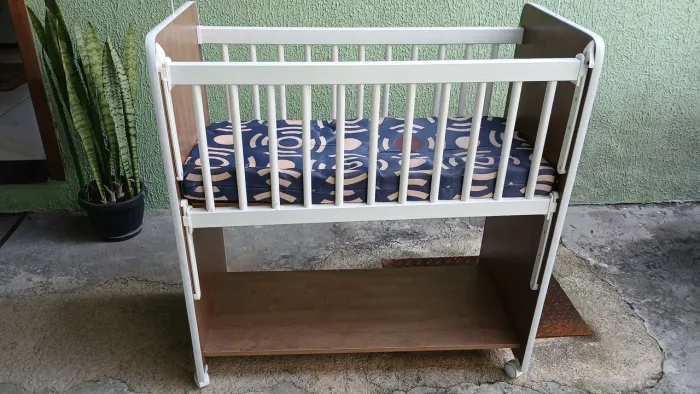 Vendo mini berço seminovo