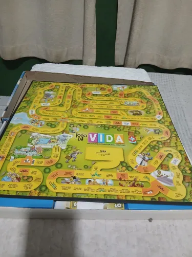 Jogo da vida estrela 2001 falta peças como nas fotos 