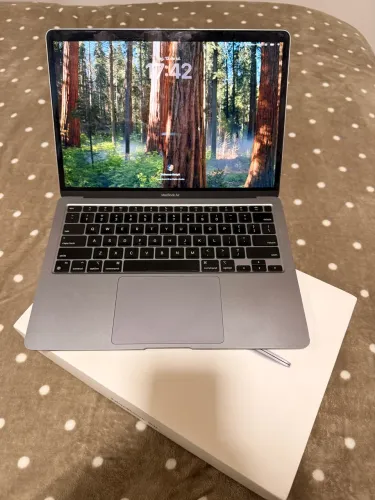 MacBook M1
