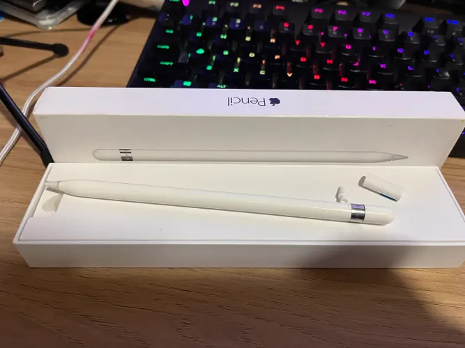 Apple Pencil 1ª geração com caixa + acessórios