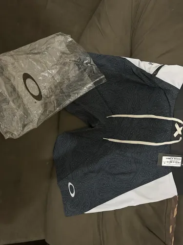 BERMUDA OAKLEY BLADE GRAPHIC