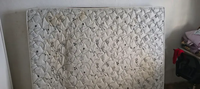 Vendo colchão quenn size