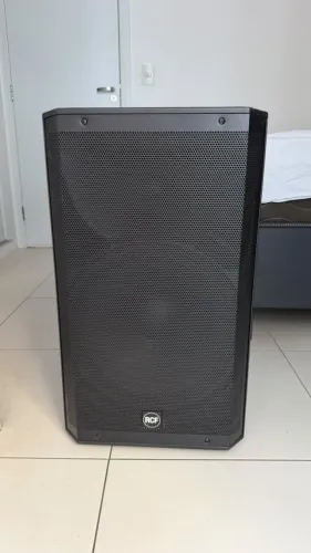 Caixa Ativa RCF ART915 (Primeira linha)