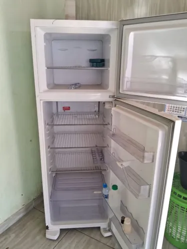 Geladeira Electrolux 260L Duplex Branca 