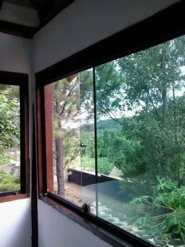 Lindo sobrado no vale do capricórnio, 15 min da praia, com deck e vista da natureza.