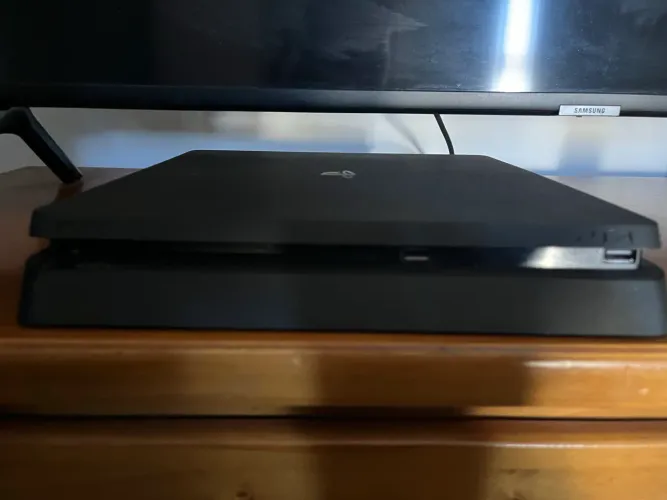 PlayStation 4 slim