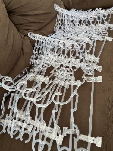 Cabides em acrílicos (40unid)