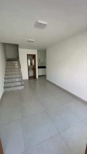 Casa disponível para locação anual 2 suítes e vaga na Praia do Morro em Guarapari.