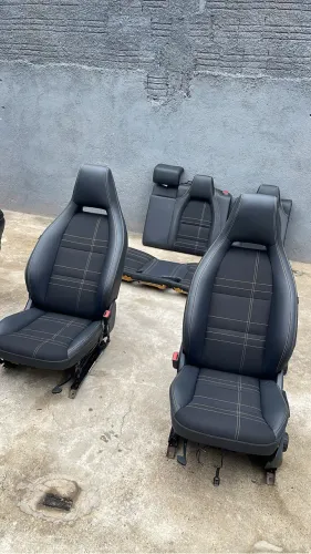 Bancos da Mercedes cla200