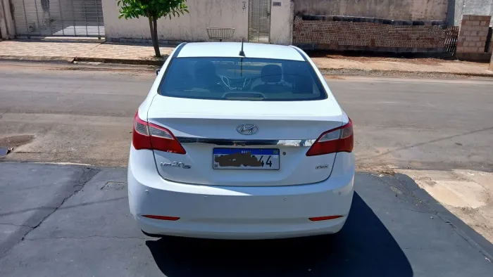 Hyundai HB20S C.plus/c.style1.0 Flex 12V Mec. 4P 2014