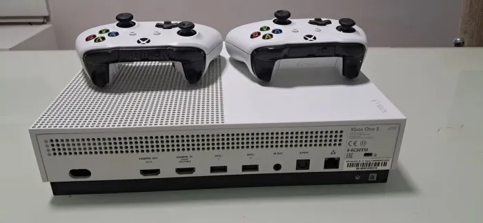Vendo xbox one s 1tb