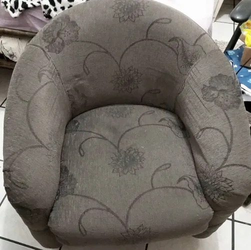 Poltrona Cinza Estofada