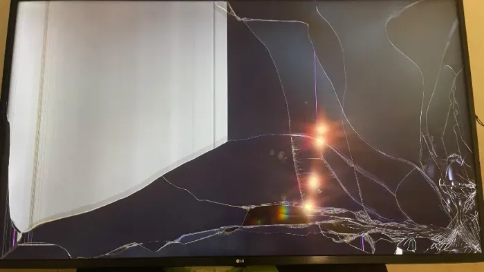 TV LG Smart TV LED 55? - Tela Quebrada - Ideal para Retirada de Peças
