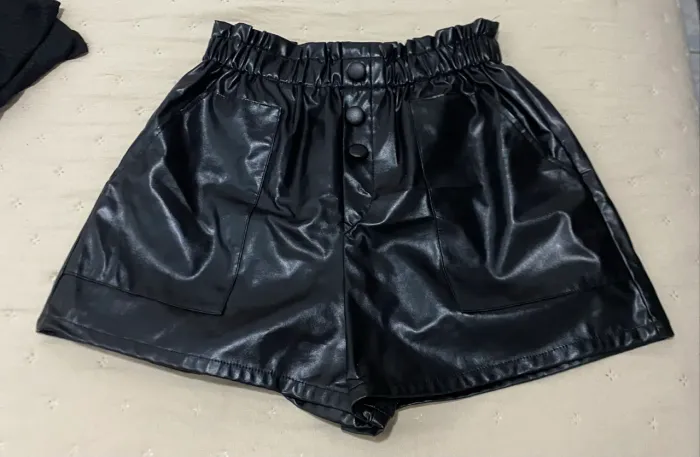 Short couro - Tamanho 34
