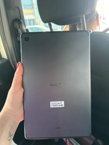 TABLET SAMSUNG S6 LITE SEM NENHUMA MARCA DE USO, ACOMPANHA TODOS OS ACESSÓRIOS